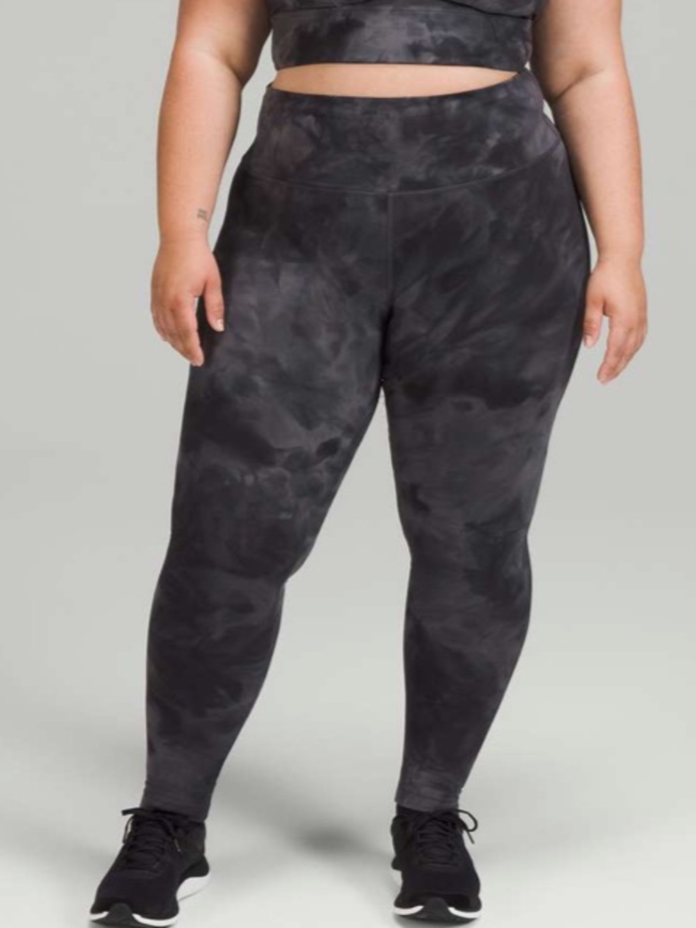 Lululemon “Wundertrain Hi-Rise Tight 31”, Size 0 Tall